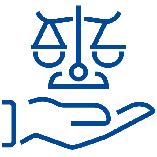 Icona stilizzata di una bilancia della giustizia, su sfondo celeste chiaro; rappresenta la supervisione e la gestione delle questioni legali aziendali.