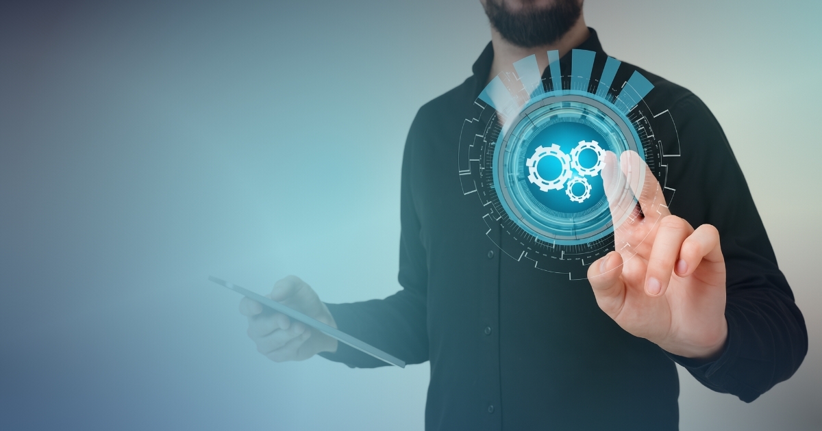 Immagine con dispositivo mobile e schermata digitale, su sfondo sfumato blu, rappresenta uno scenario di case history e applicazioni reali di Adhera