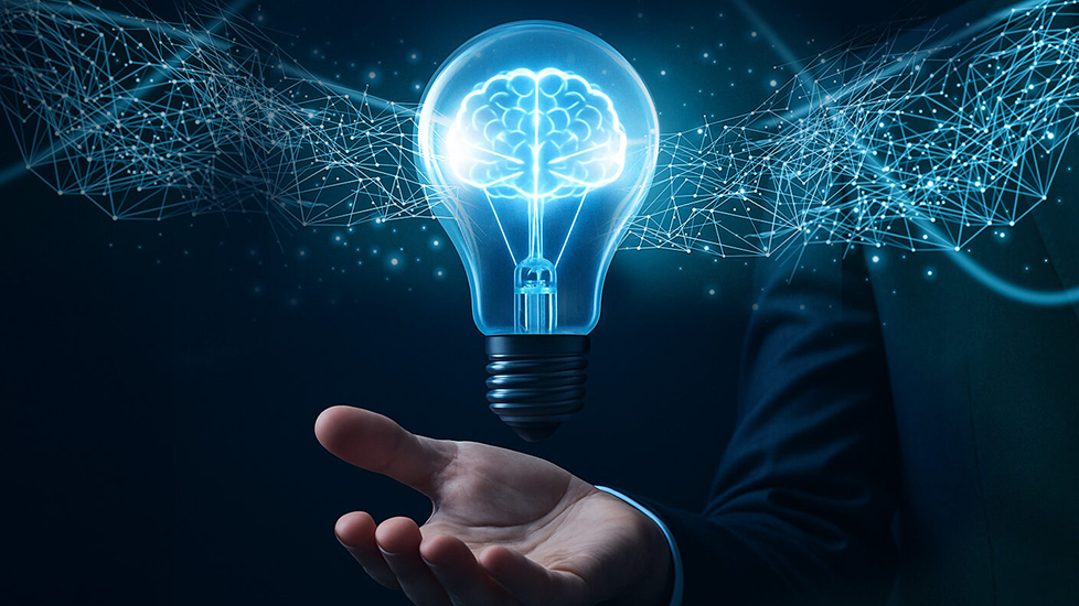 Dispositivo mobile che visualizza un'applicazione con icone rappresentanti diverse competenze professionali, su sfondo sfumato celeste; simboleggia la formazione e lo sviluppo delle competenze.